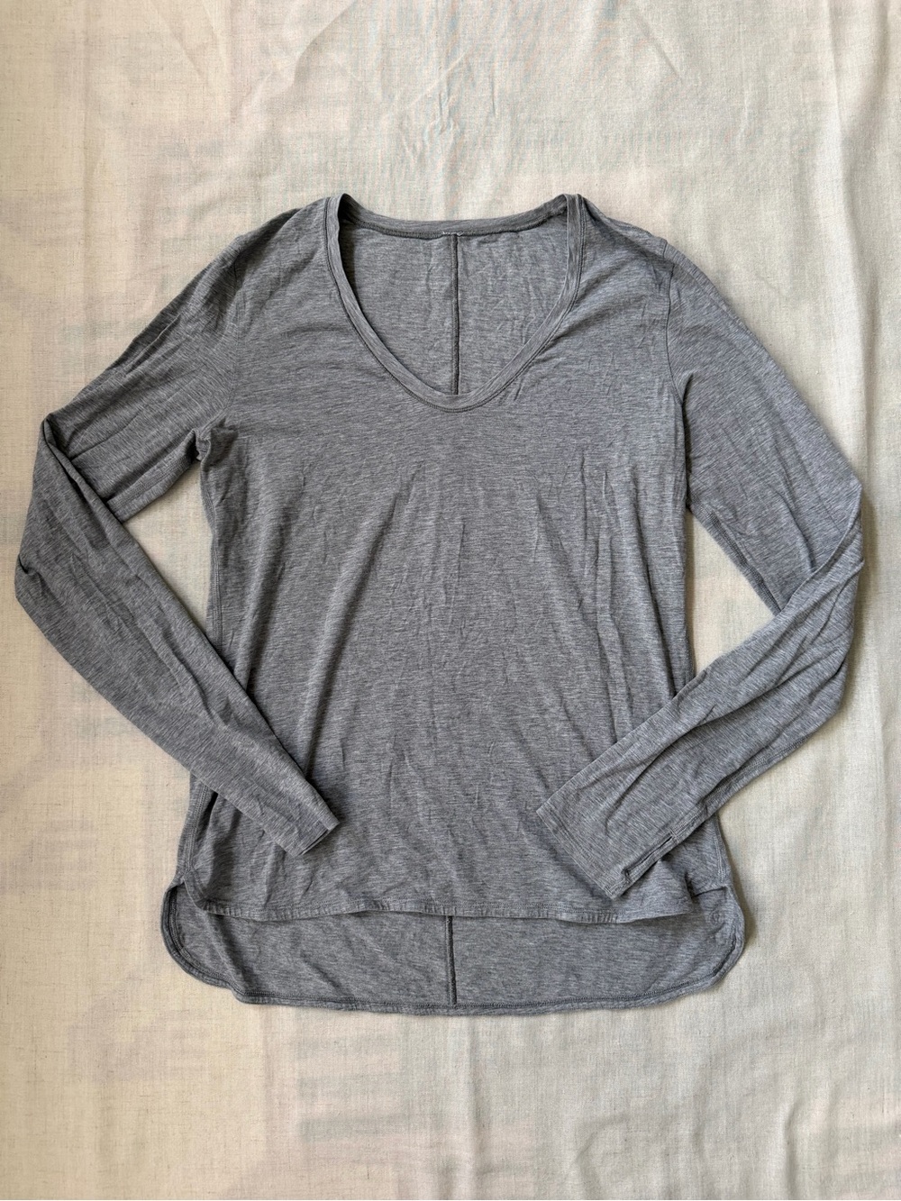 lululemon athletica Long-Sleeve Scoop Neck Thumb Hole Tee in Heather Gray S/M